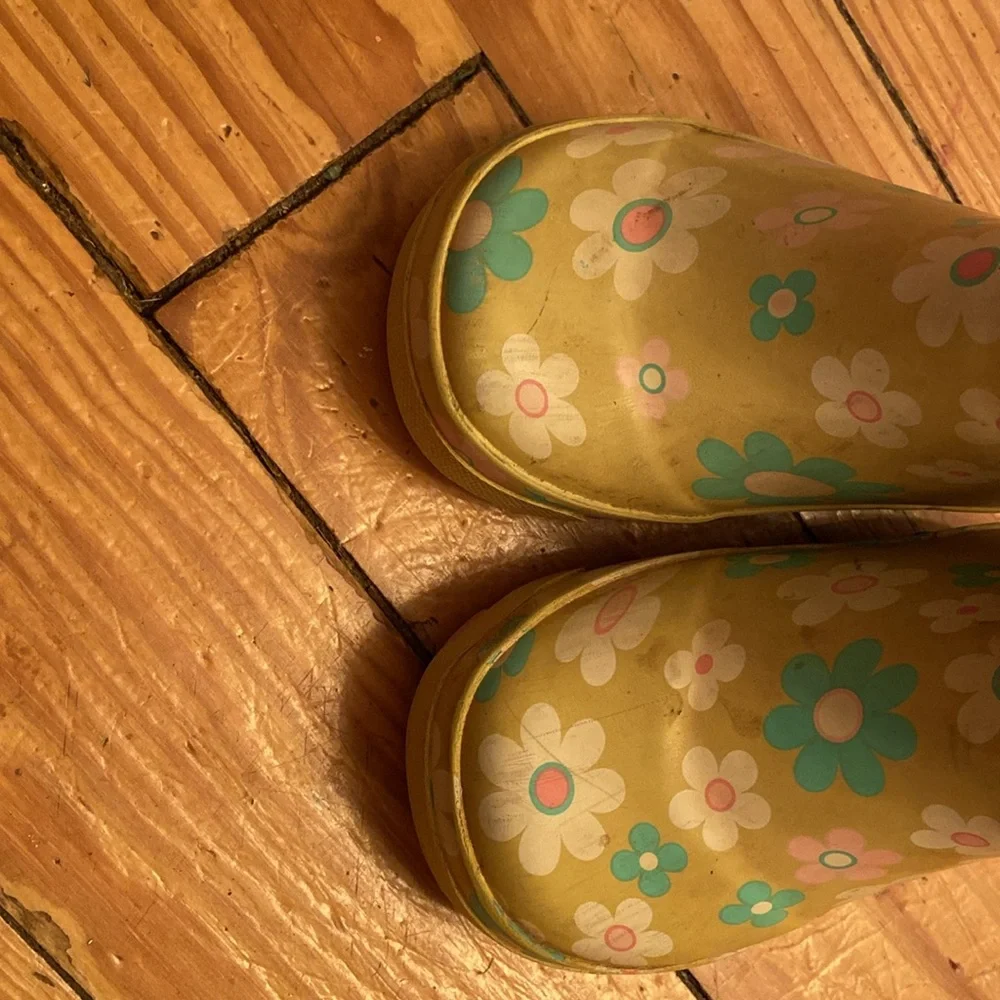 Western chief flower rainboots